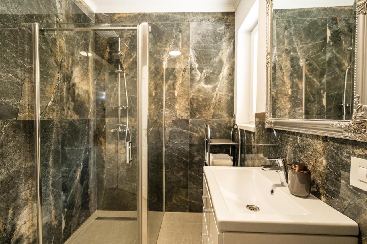 Armada Aparthotel アルバ・ユリア エクステリア 写真