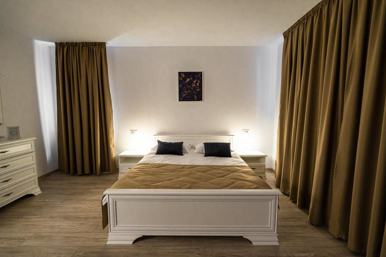 Armada Aparthotel アルバ・ユリア エクステリア 写真
